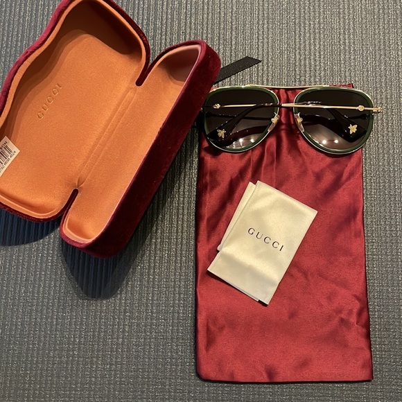 Gucci sunglasses, unisex, golden frame,Gucci red and green color, 99.9% NEW - Picture 5 of 6